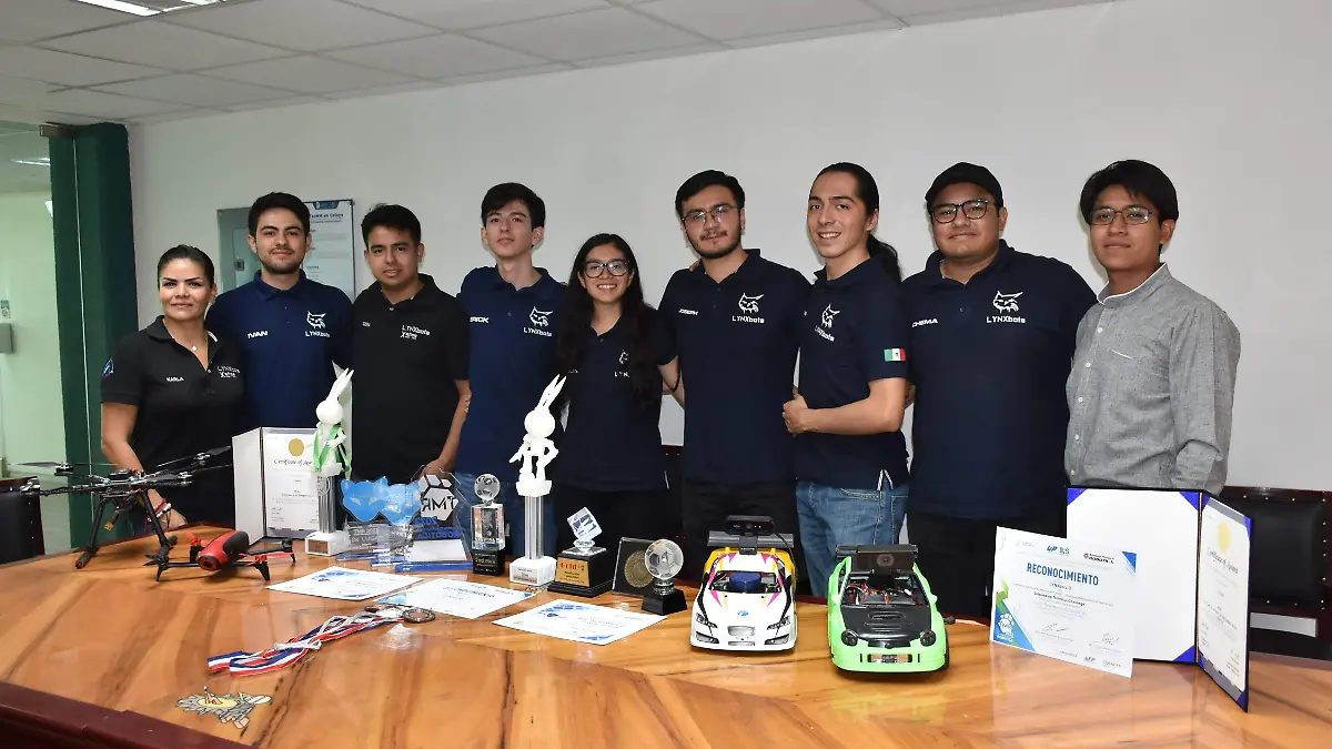 Alumnos del Tec de Celaya (12)